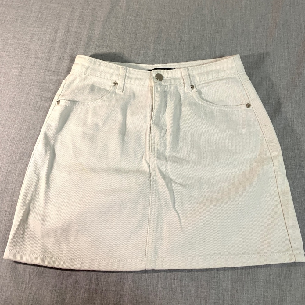 White high waist skirt